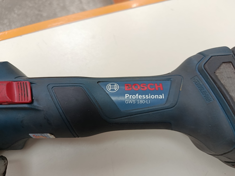 Угловая шлифмашина Bosch GWS 180-LI;