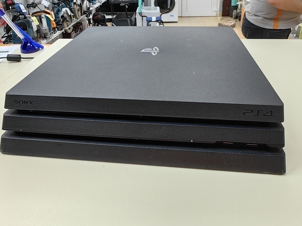 Игровая приставка PlayStation 4 Pro 1Tb