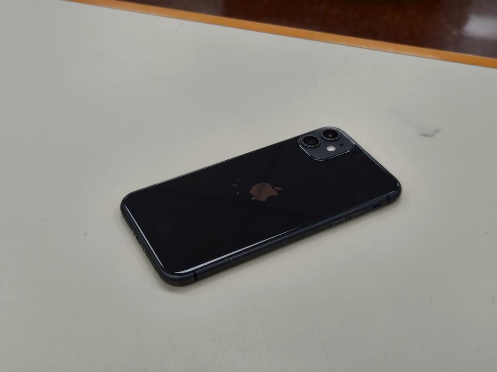 Смартфон Apple iPhone 11 64Gb