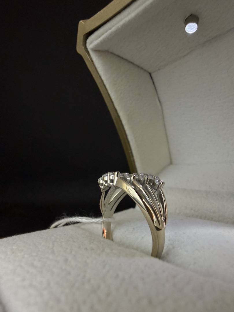 КОЛКМИ585 КОЛЬЦО С КАМНЯМИ (Au 585)