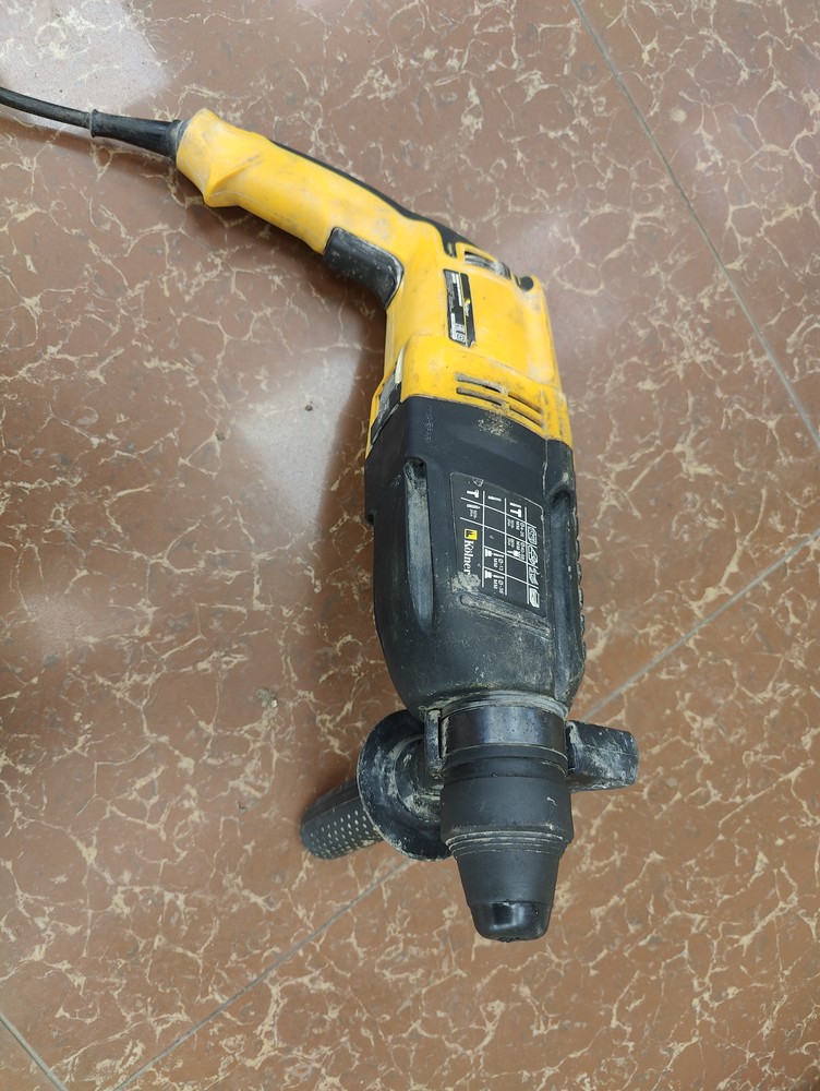 Перфоратор KOLNER KRH 820H;