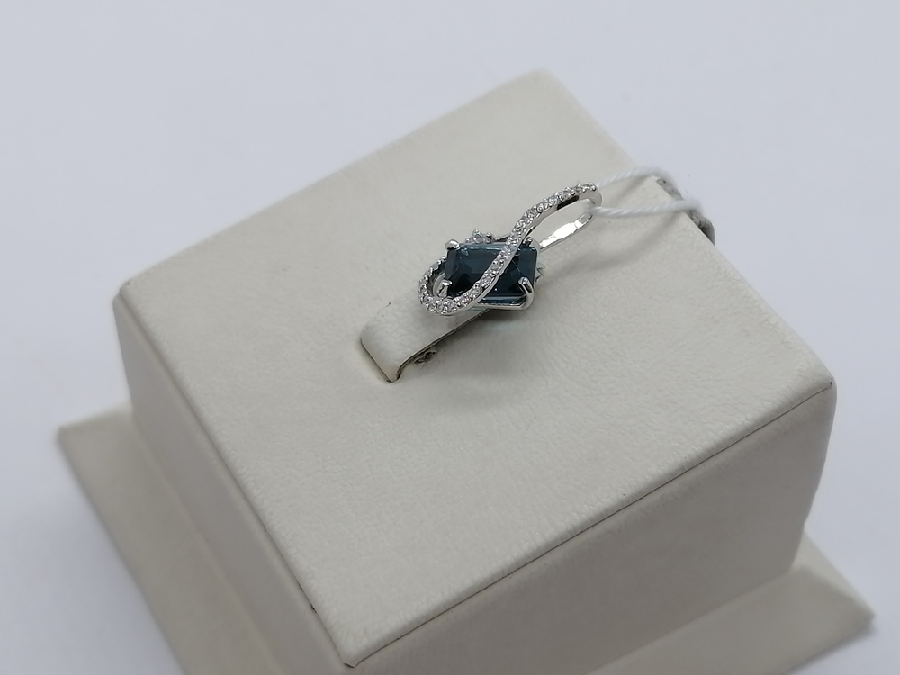 ПОДКМИ585 ПОДВЕСКА С КАМНЯМИ (Au 585)