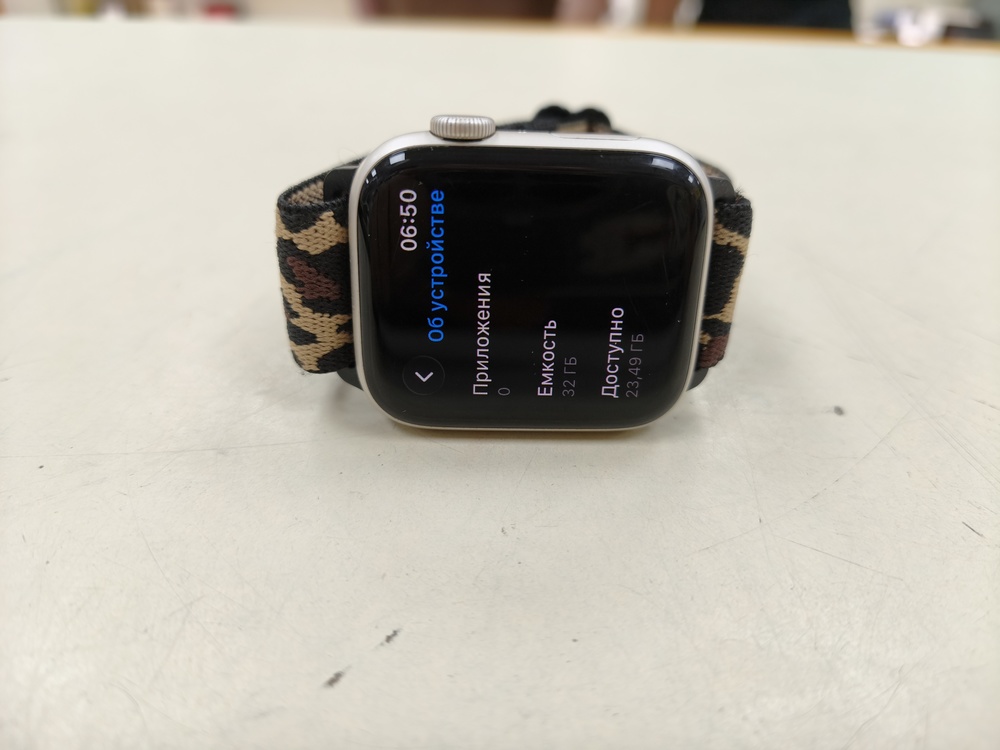 Смарт-часы Apple Watch SE 2022 44mm