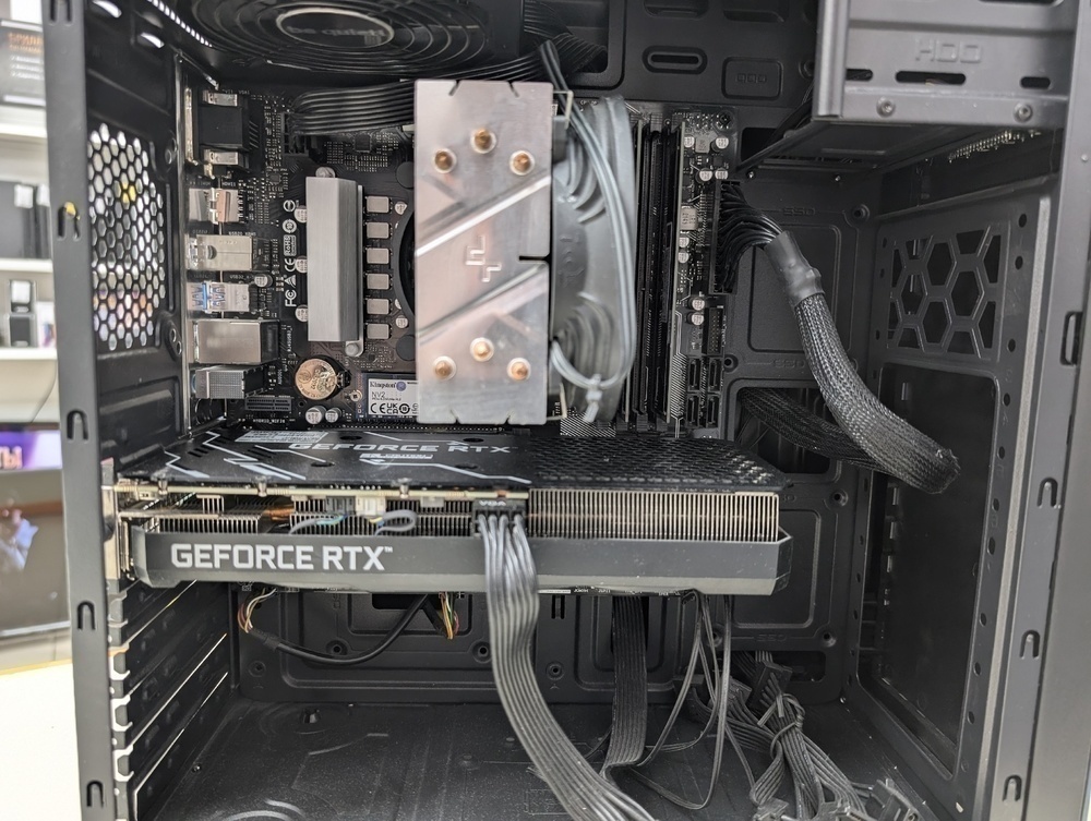 Системный блок Noname; Core I5-12400F, GeForce RTX 3060, 16 Гб, 1 Tb, Нет