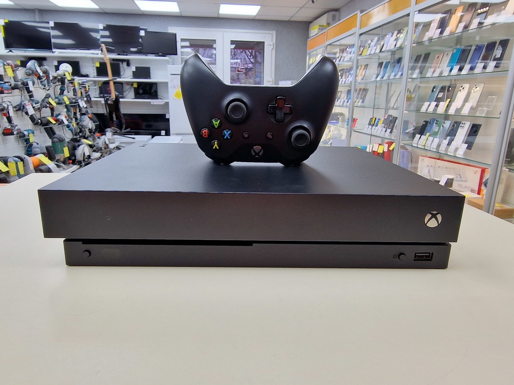Игровая приставка Xbox One X 1Tb