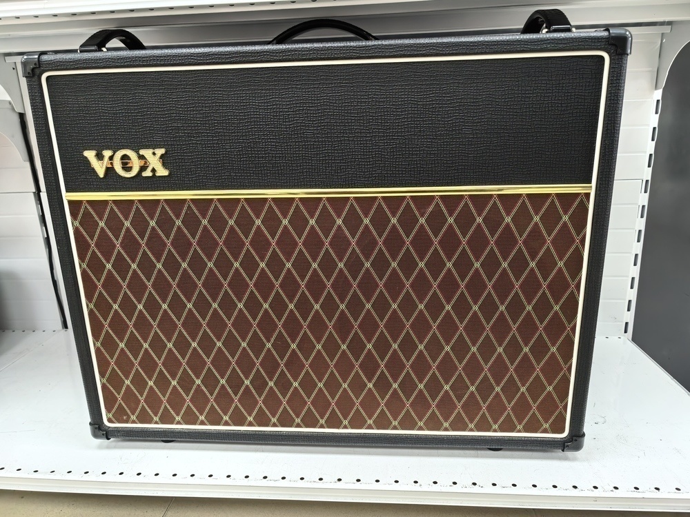 Комбоусилитель для гитар VOX AC15C2