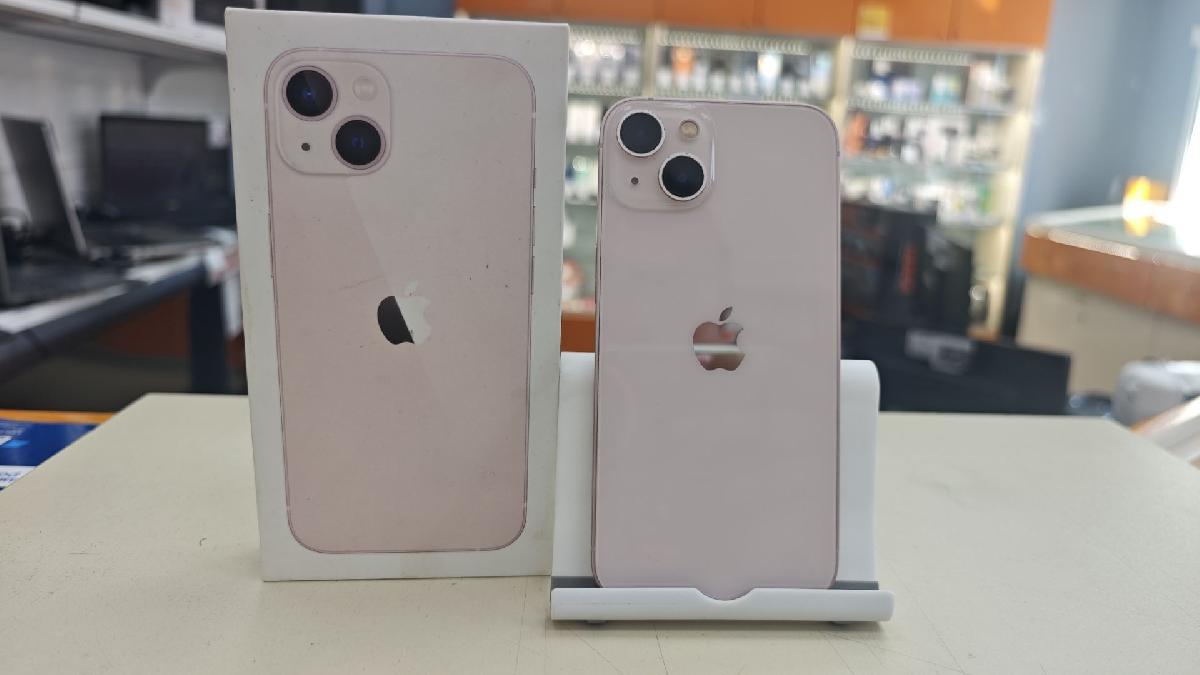 Смартфон Apple iPhone 13 128Gb