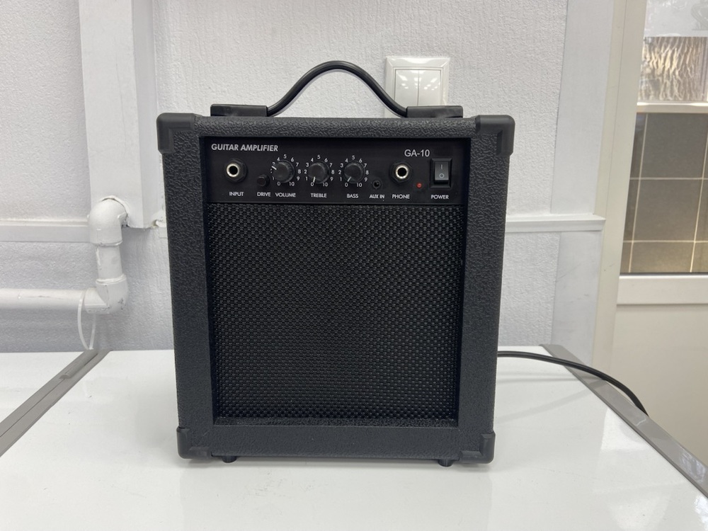 Комбоусилитель для гитар Rocket GA10