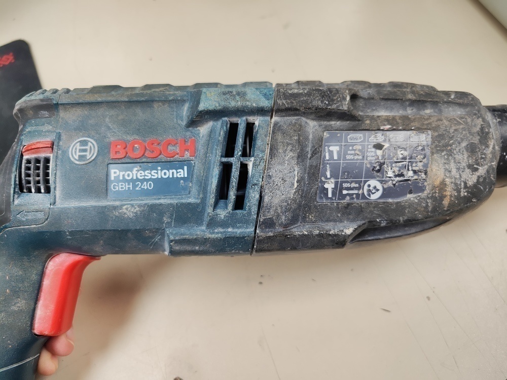 Перфоратор Bosch GBH240