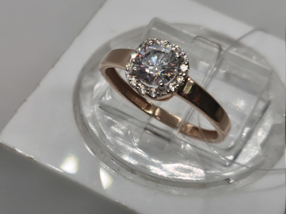 КОЛЬЦО С КАМНЯМИ (Au 585)