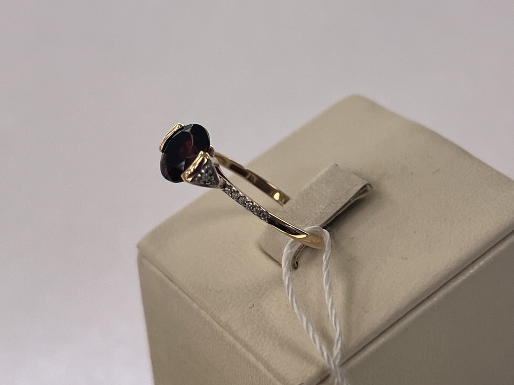 КОЛЬЦО С КАМНЯМИ (Au 585)