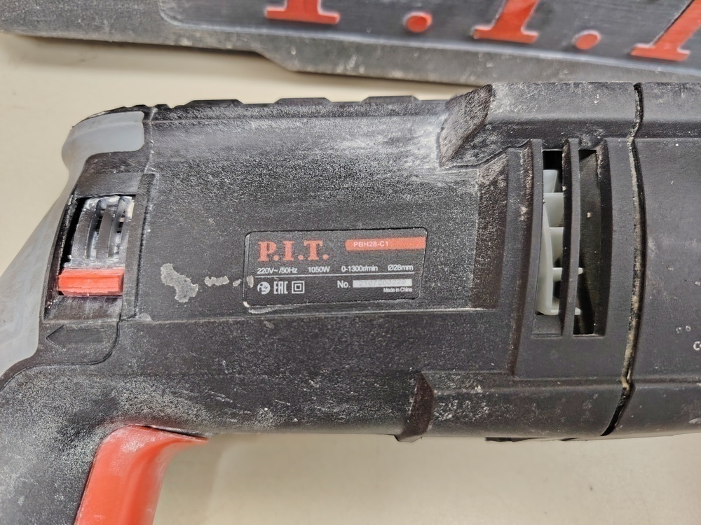 Перфоратор P.I.T. PBH28-C1