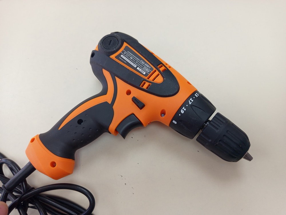 Шуруповерт Вихрь СШ-550/1