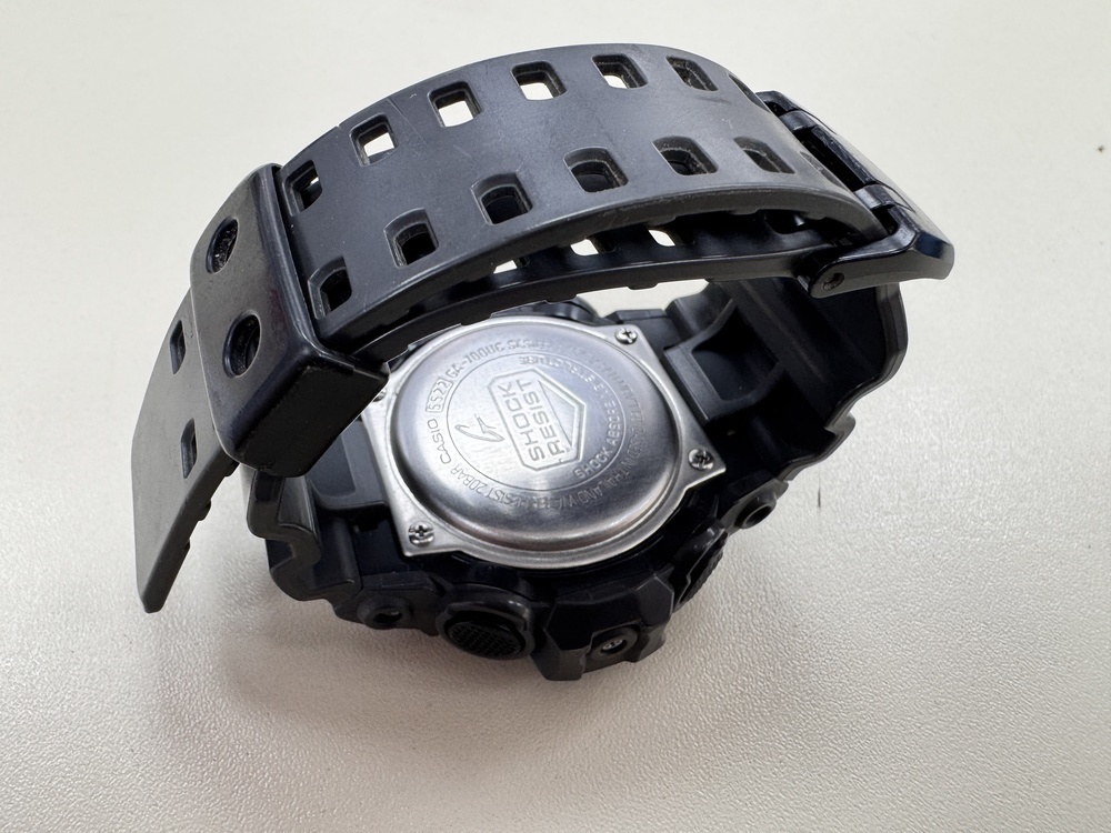 Часы наручные G-SHOCK GA-700UC