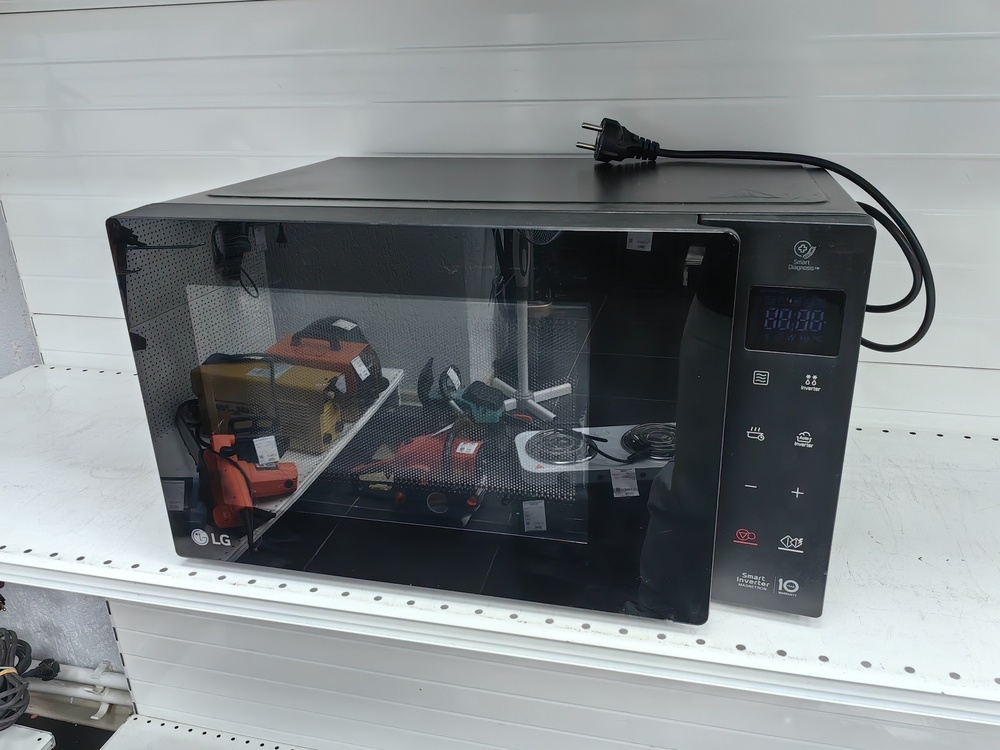 Микроволновая печь LG MW23W35GIB