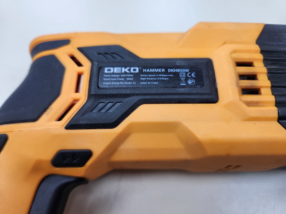Перфоратор Deko DKH850W