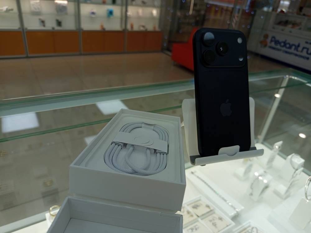 Смартфон Apple Iphone 18 Pro 256Gb