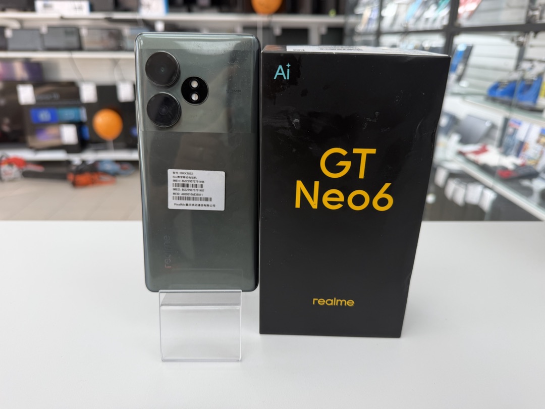 Смартфон Realme GT 6 16/512
