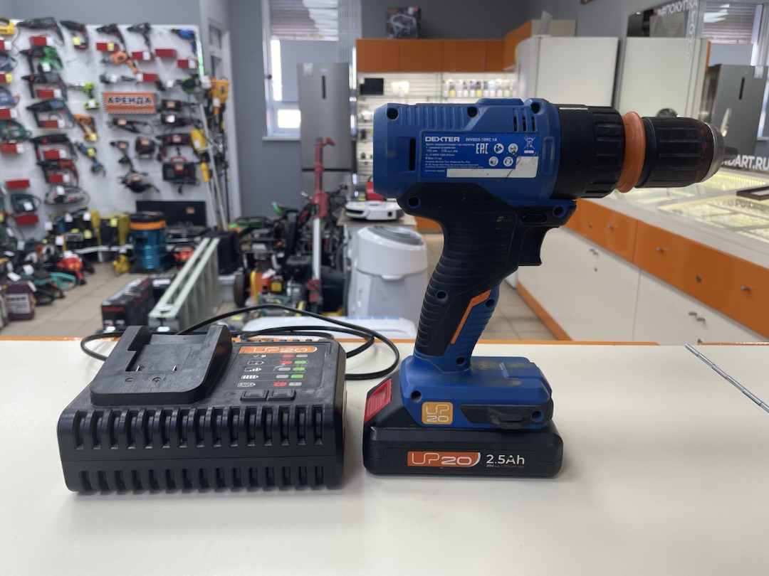 Шуруповерт Dexter 20VSD2-35RCA.1A;