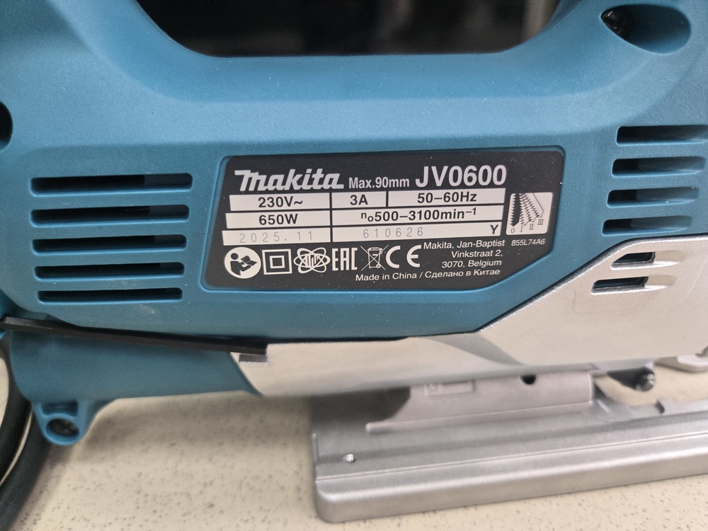 Лобзик Makita JV0600K
