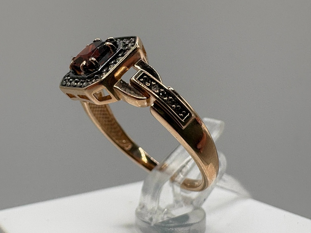 КОЛКМИ585 КОЛЬЦО С КАМНЯМИ (Au 585)