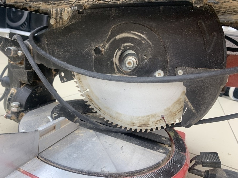 Торцовочная пила Elitech ПТК 1625