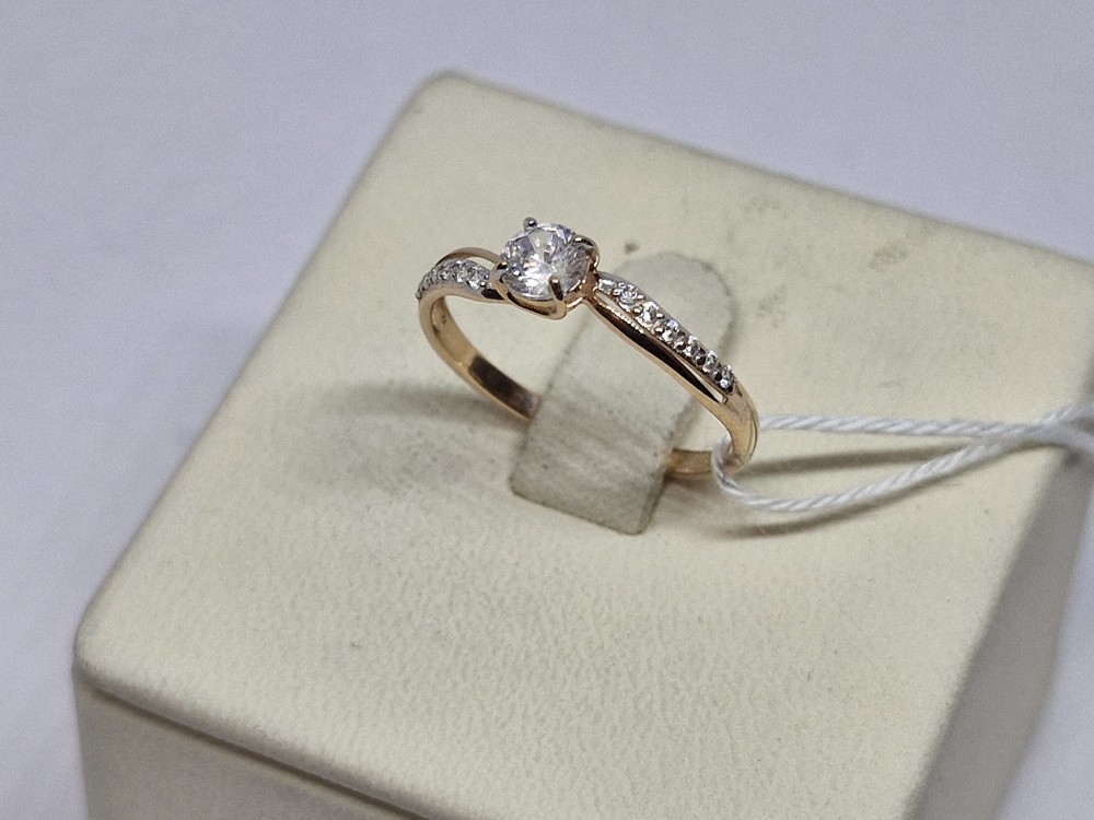 КОЛКМИ585 КОЛЬЦО С КАМНЯМИ (Au 585)