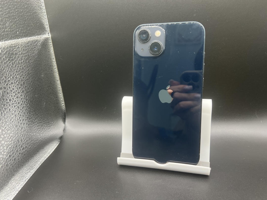 Смартфон Apple iPhone 13 128Gb