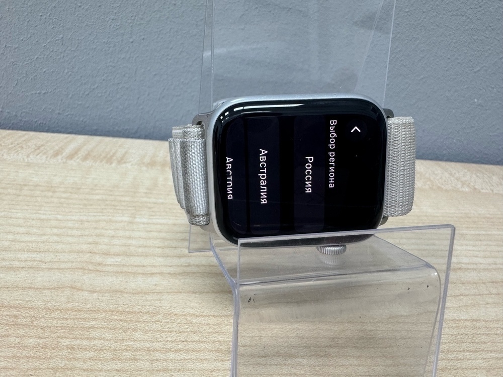 Смарт-часы Apple Watch Series 5 44 мм