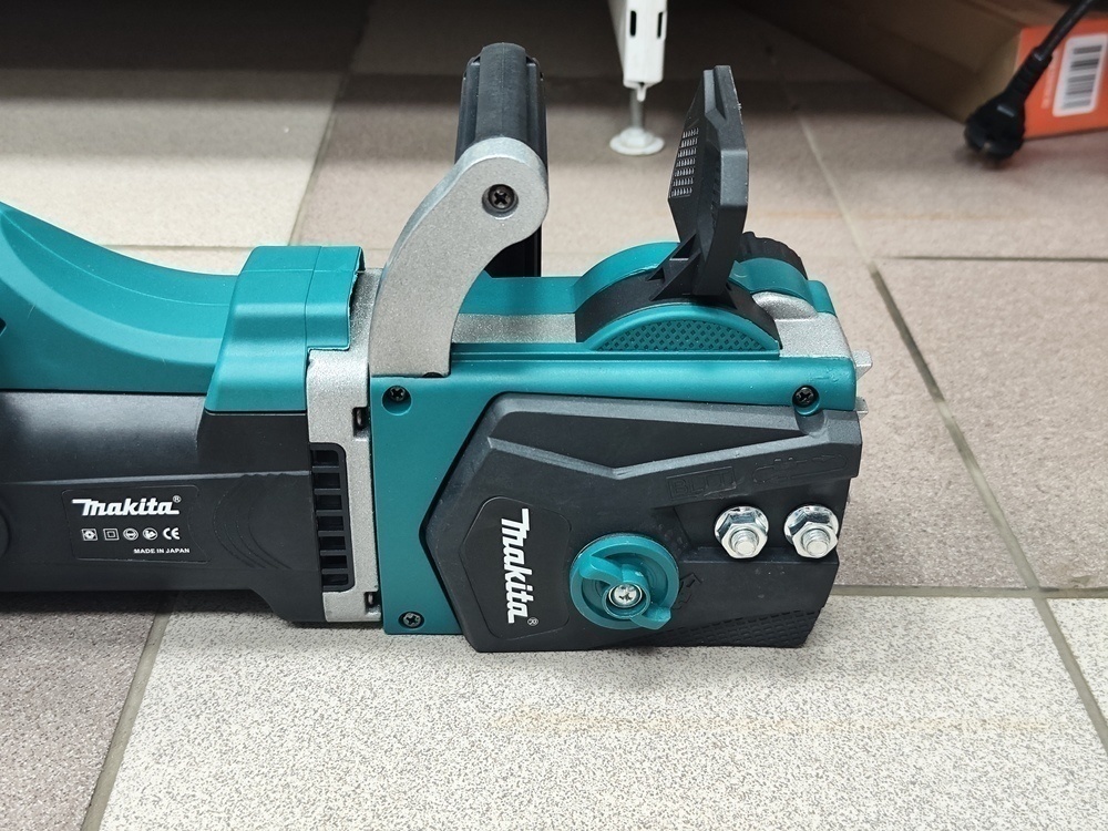 Электропила Makita UC4042ASP