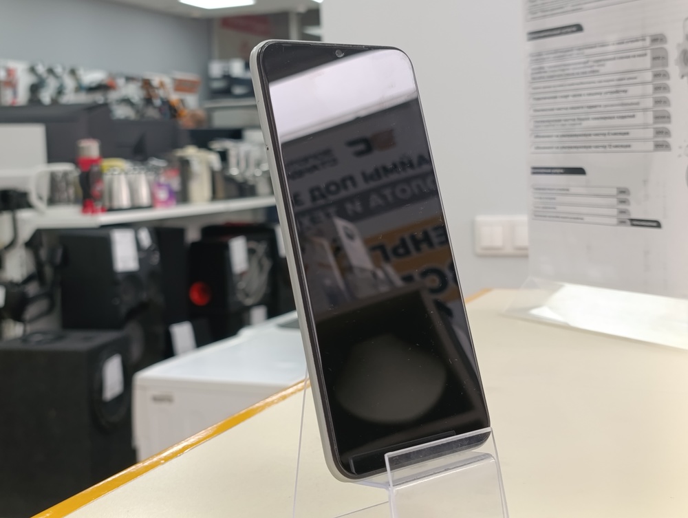 Смартфон Tecno Spark 8C 4/64