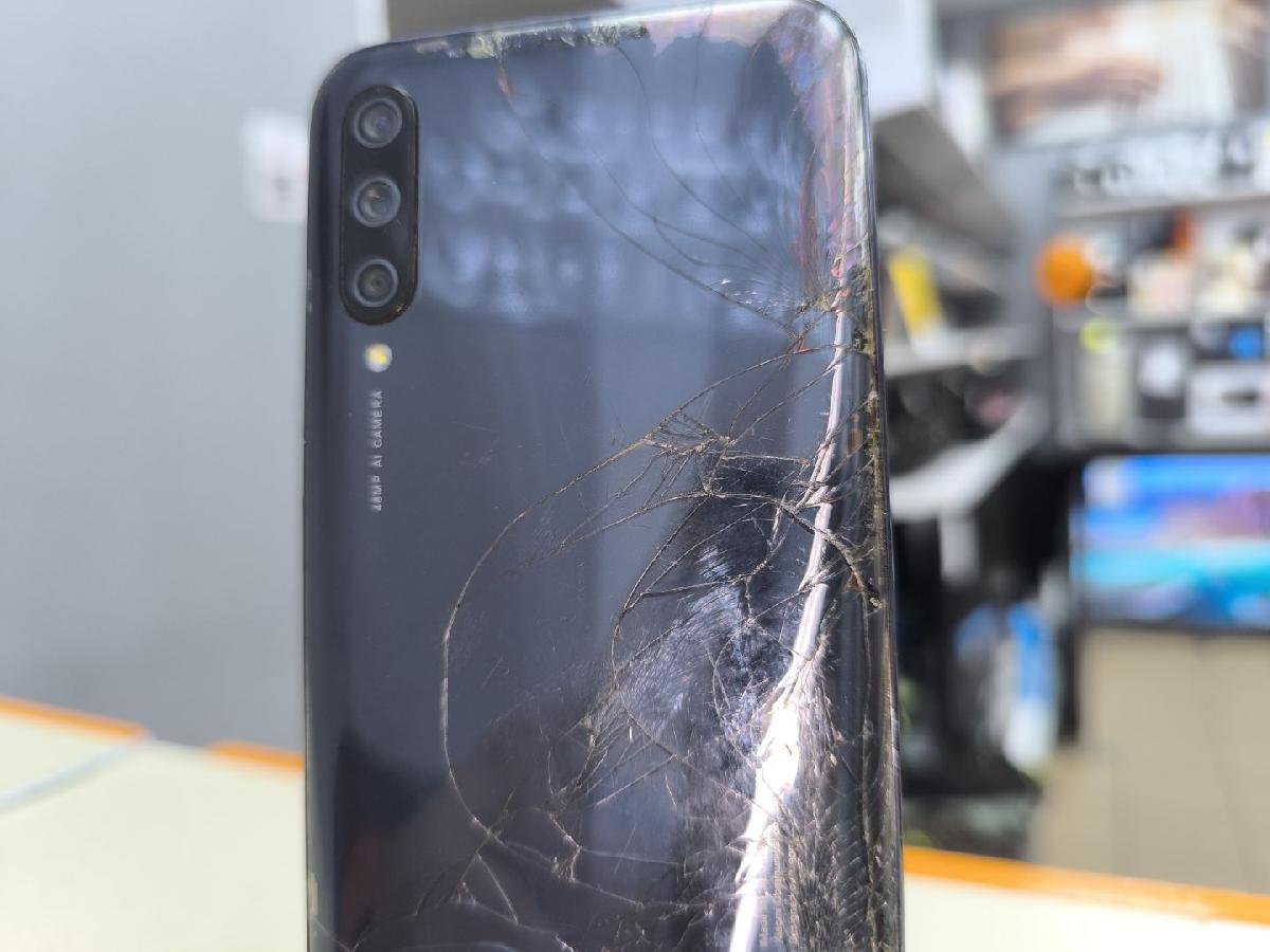 Смартфон Xiaomi Mi A3 4/64