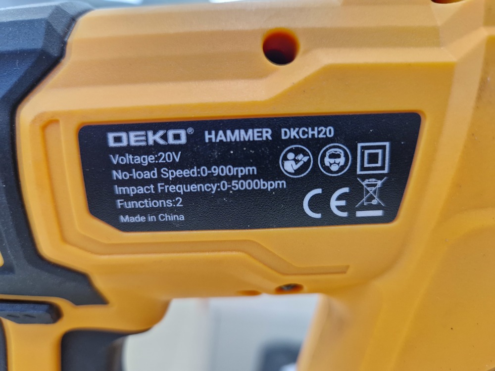 Перфоратор Deko DKCH20