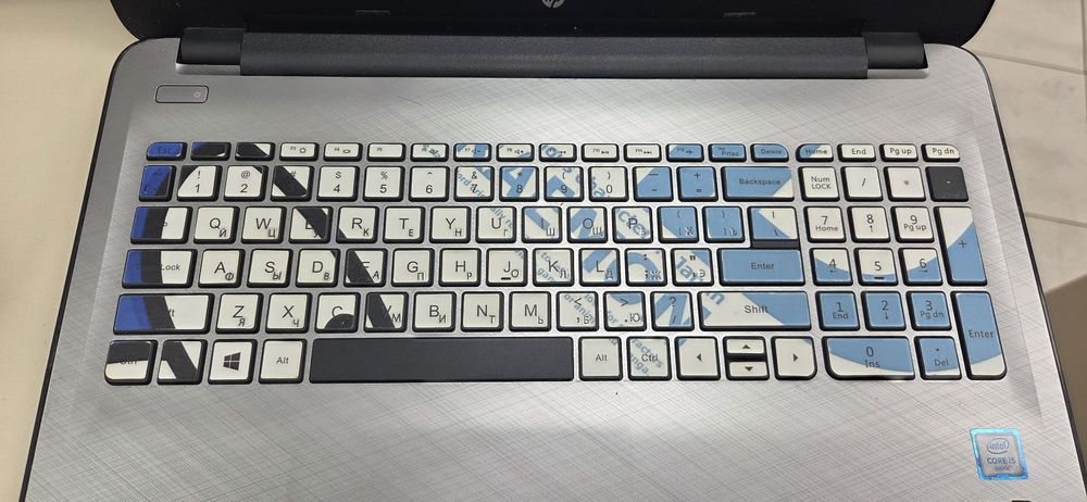 Ноутбук HP; Core i5-6200U, Radeon R5 M330, 4 Гб, 128 Гб, Нет