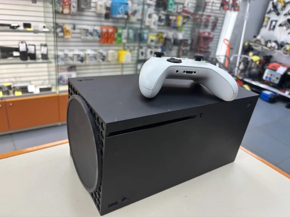 Игровая приставка Xbox Series X 1Tb
