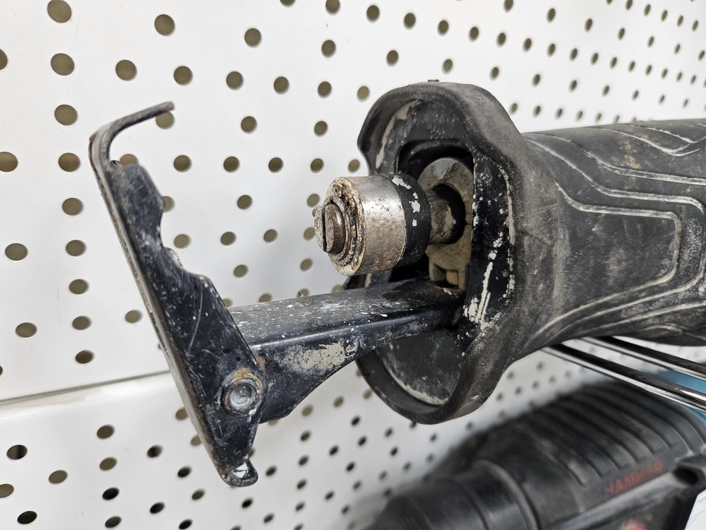 Сабельная пила Dexter 900BT