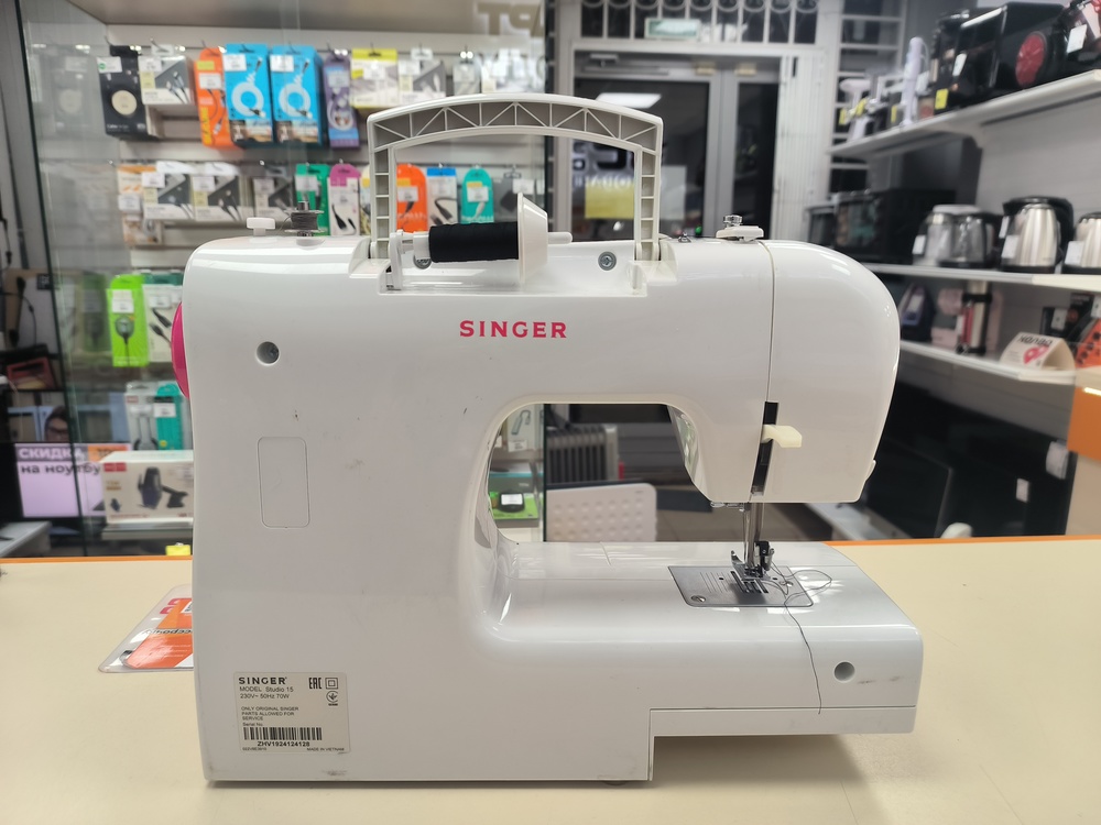Швейная машина Singer Studio 15