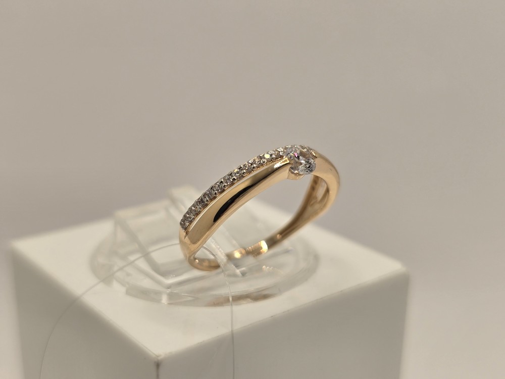 КОЛЬЦО С КАМНЯМИ (Au 585)