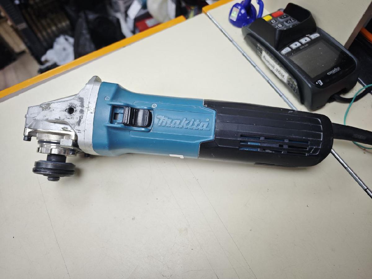 Угловая шлифмашина Makita GA-5090
