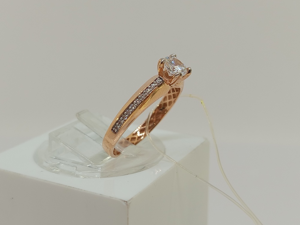 КОЛЬЦО С КАМНЯМИ (Au 585)