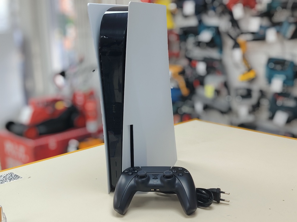 Игровая приставка PlayStation 5 825Gb (С дисководом)