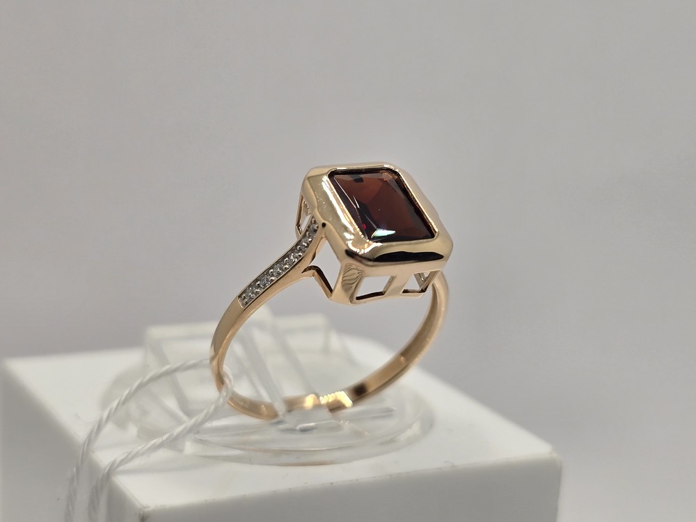 КОЛЬЦО С КАМНЯМИ (Au 585)