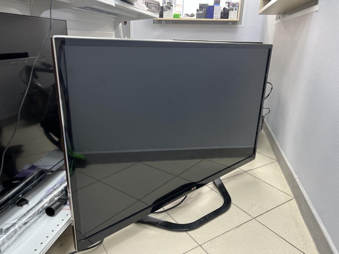 LED Телевизор LG 47LA643V