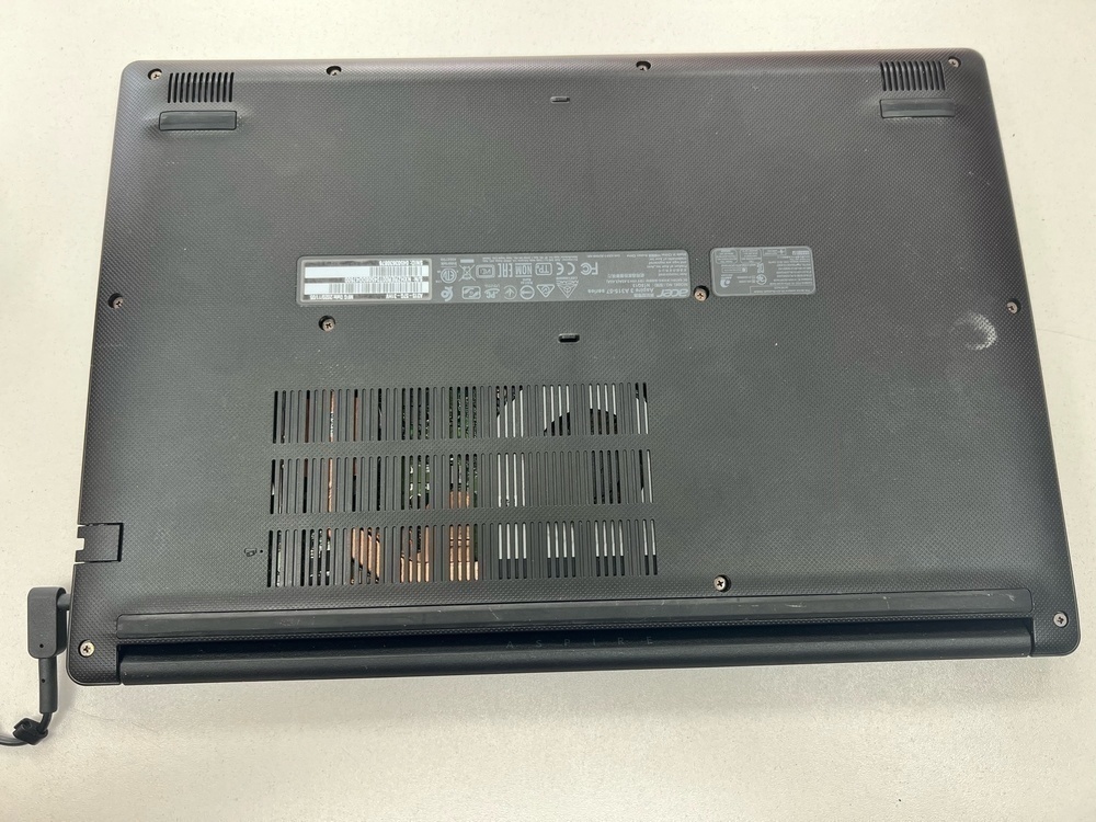 Ноутбук Acer acer aspire 3 a315-57; Core i3-1005G1, GeForce MX330, 4 Гб, 240 Гб, Нет
