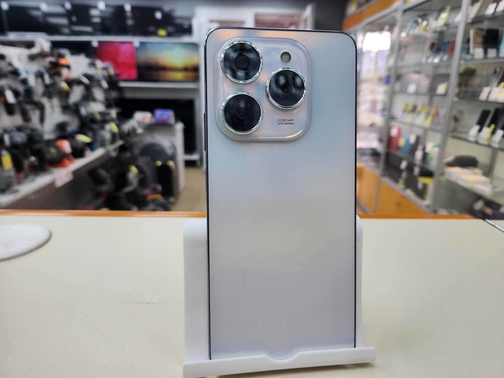Смартфон Tecno SPARK 20 PRO 8/256