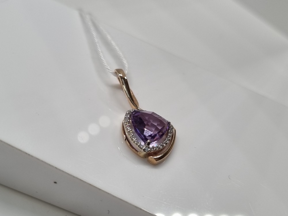 ПОДВЕСКА С КАМНЯМИ (Au 585)