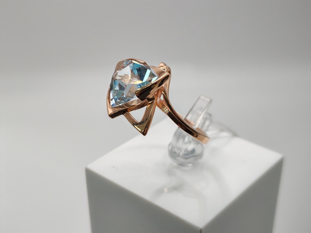 КОЛКМ585 КОЛЬЦО С КАМНЕМ (Au 585)