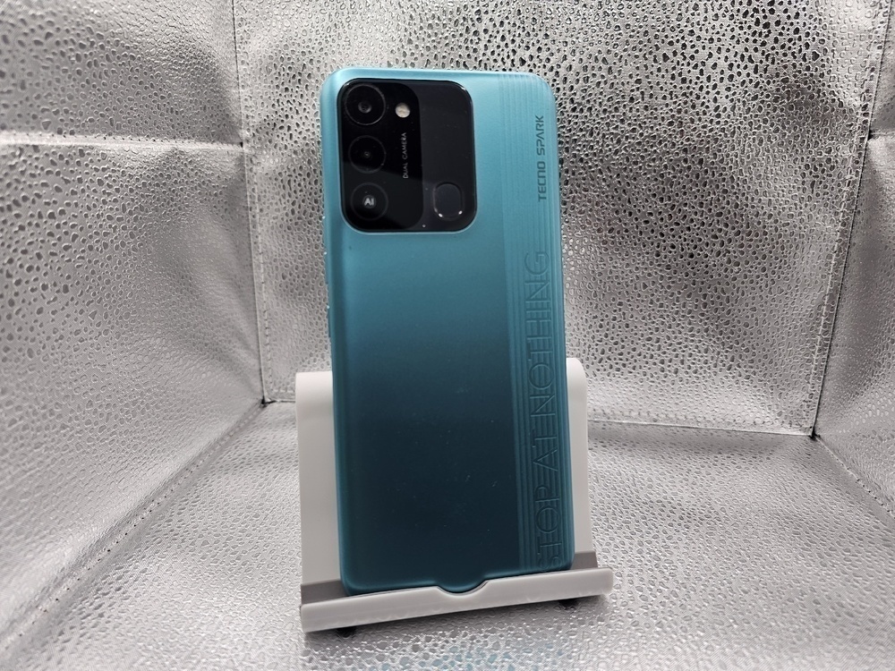 Смартфон Tecno Spark 8C 4/64