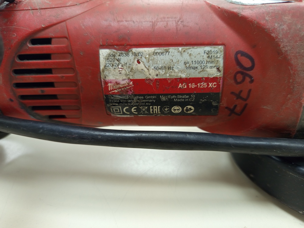 Угловая шлифмашина Milwaukee AG 16-125