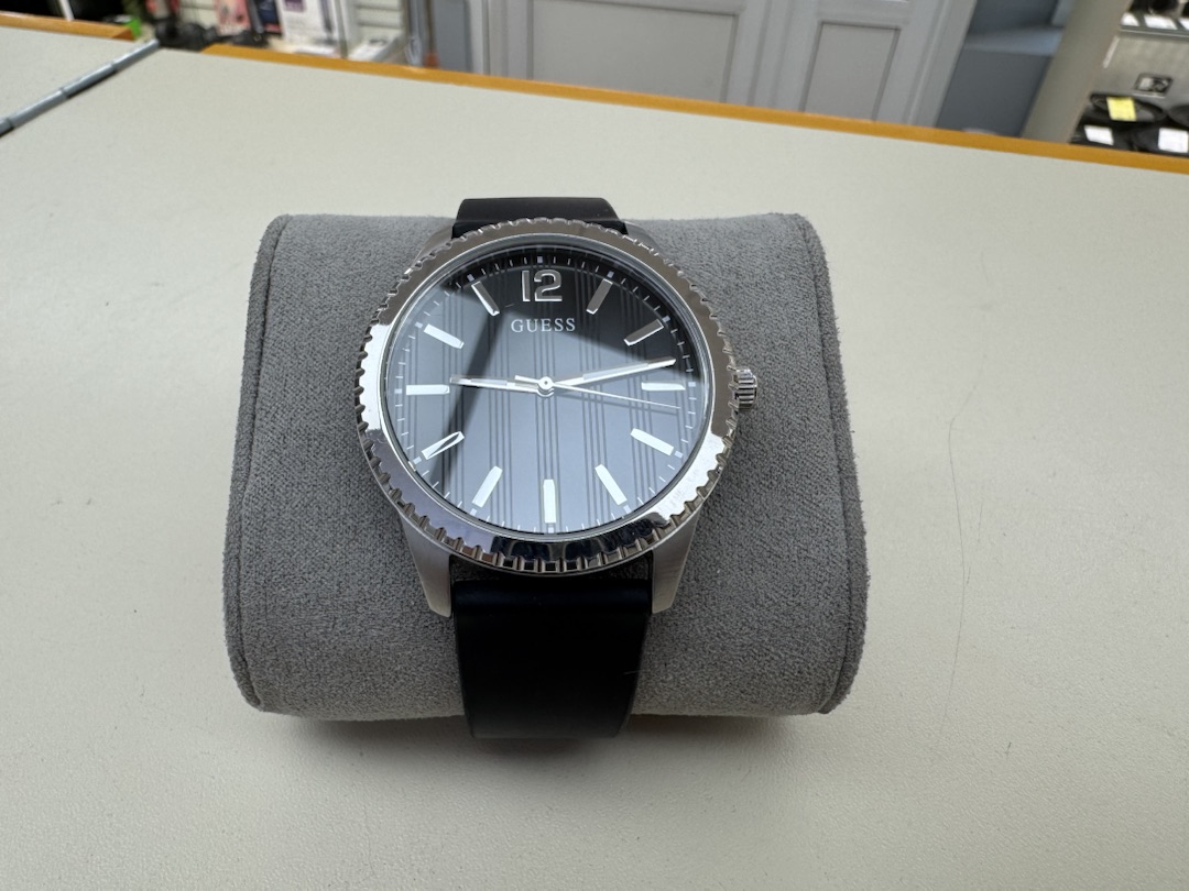 Часы наручные GUESS GW1063G1